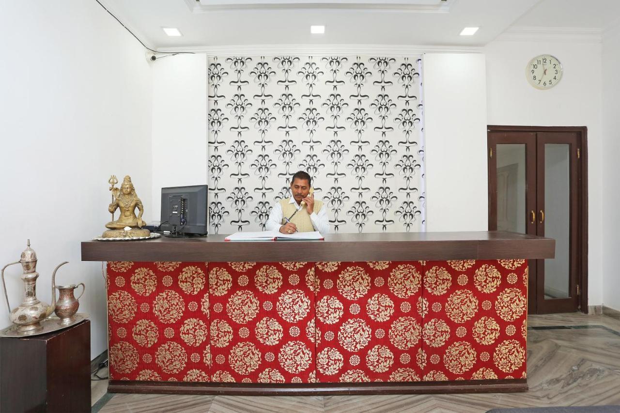 Oyo 2877 Hotel Narayana Palace Κχατζουράχο Εξωτερικό φωτογραφία